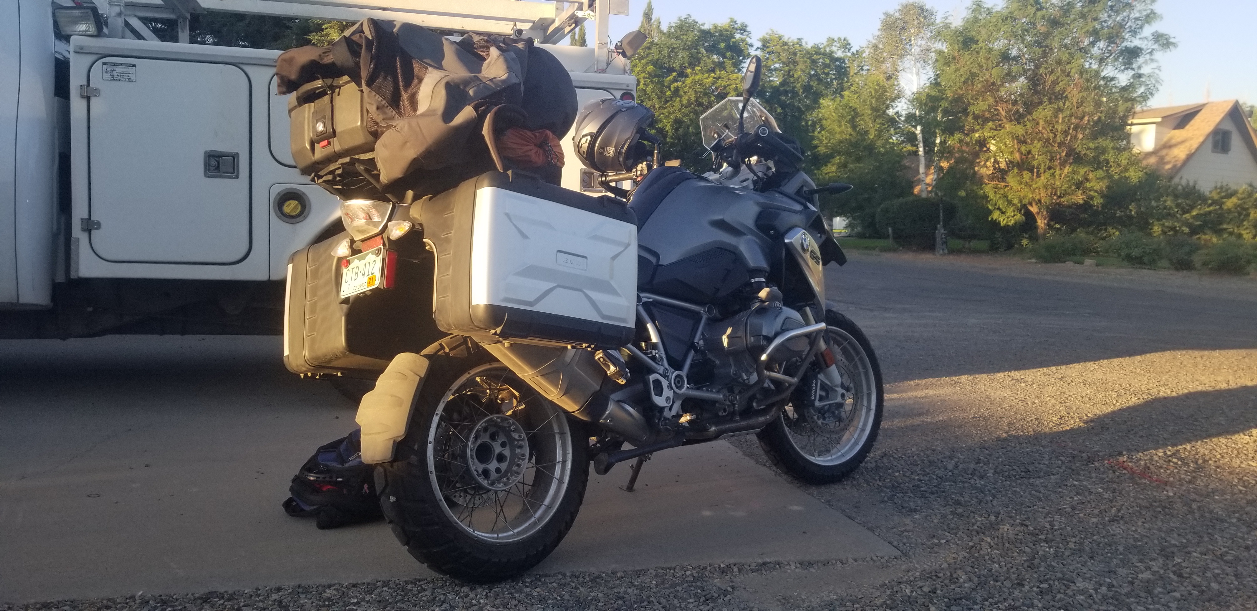 Right Side Pic of my BMW R1200GS packet up and ready to go.